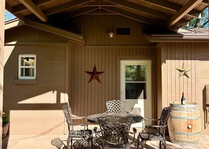 Holiday home Solara Vortex Retreat *peaceful *wi-fi * Smart Tv *